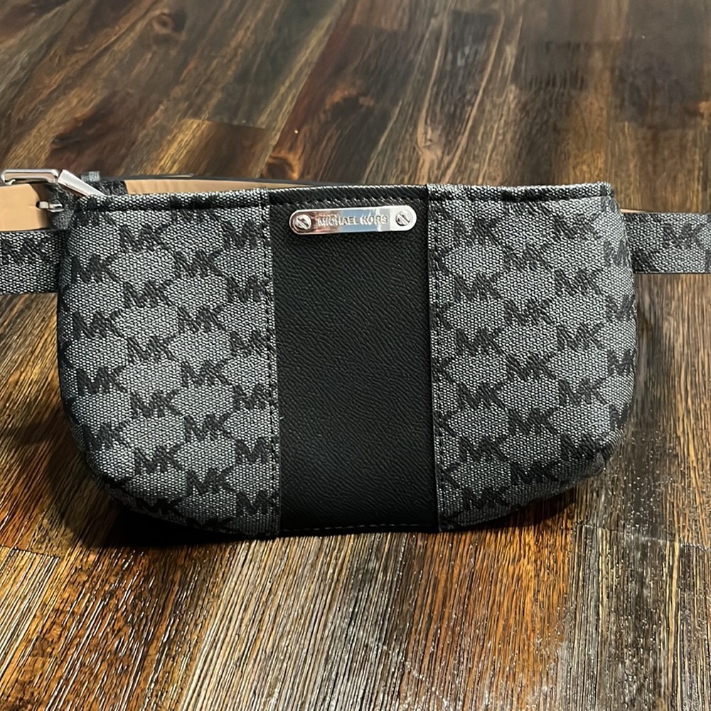 Michael Kors logo belt bag. Gray and black.